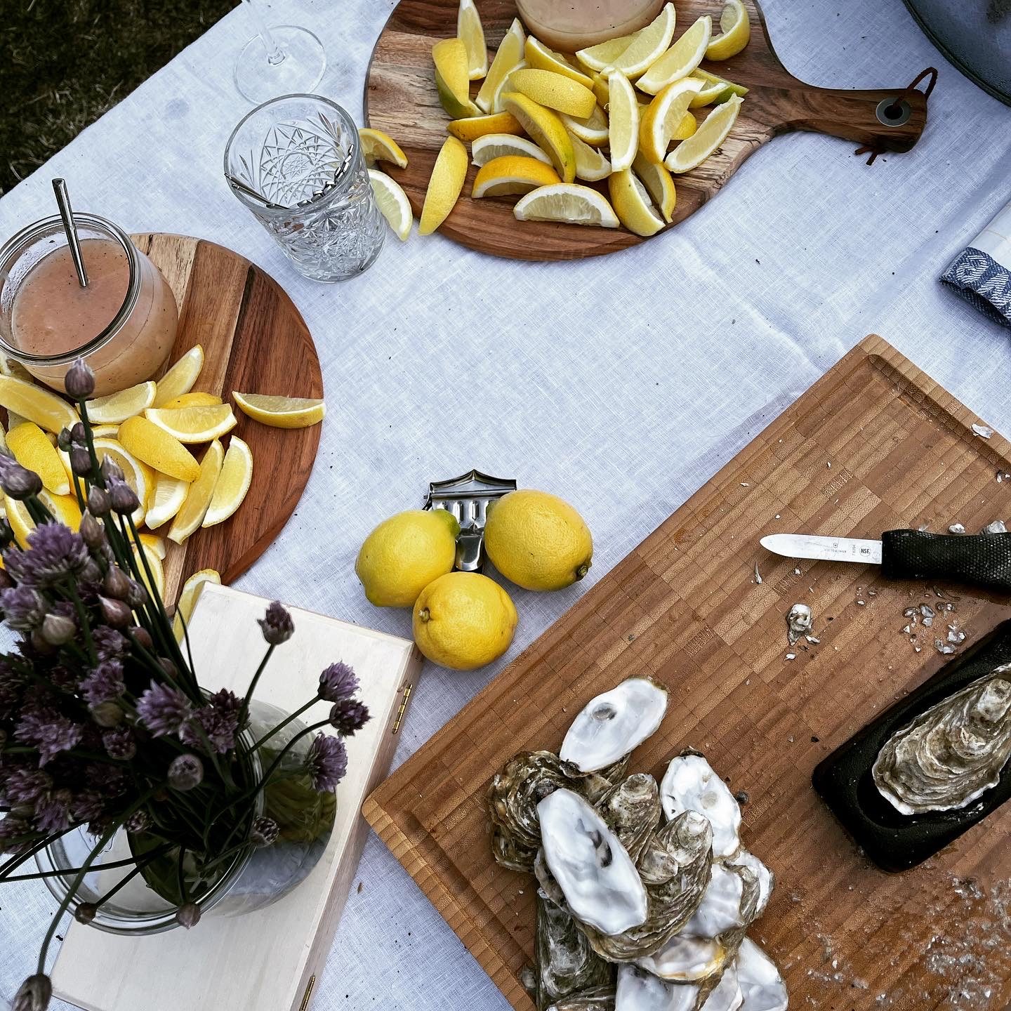 Lovers by the Water, an evening table in Berlin